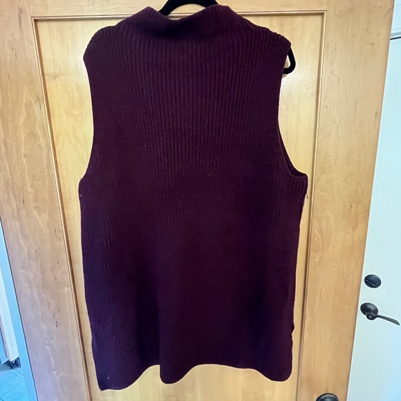 100% Merino Wool Sweater - Picture 1 of 5